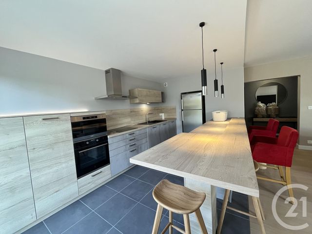 Appartement T3 &agrave; louer - 3 pi&egrave;ces - 102 m2 - Chateauroux - 36 - CENTRE