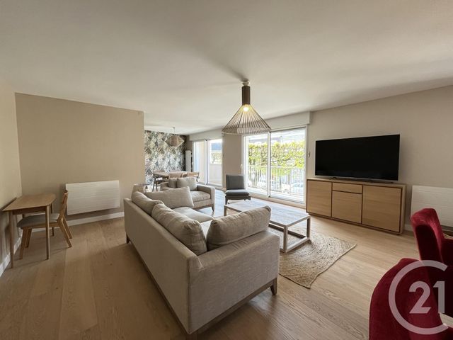 Appartement T3 &agrave; louer - 3 pi&egrave;ces - 102 m2 - Chateauroux - 36 - CENTRE