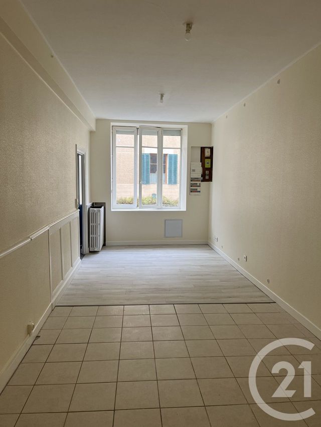 Maison &agrave; louer - 6 pi&egrave;ces - 130 m2 - Benevent L Abbaye - 23 - LIMOUSIN