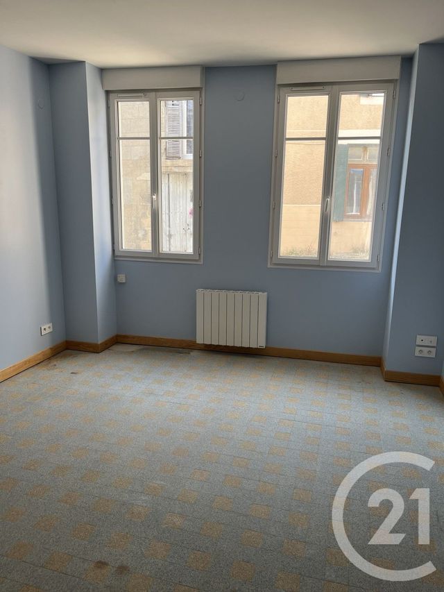 Maison &agrave; louer - 6 pi&egrave;ces - 130 m2 - Benevent L Abbaye - 23 - LIMOUSIN