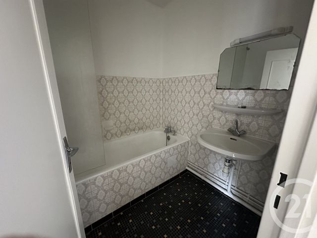 Appartement T1 &agrave; louer - 1 pi&egrave;ce - 41,37 m2 - Chateauroux - 36 - CENTRE