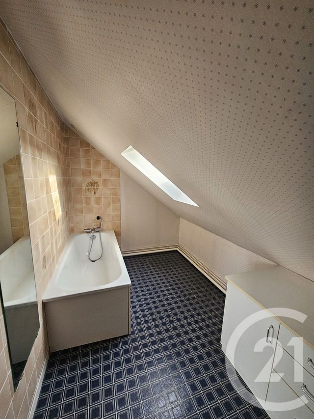 Maison &agrave; louer - 5 pi&egrave;ces - 108,41 m2 - Chateauroux - 36 - CENTRE