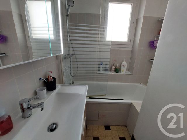 Maison &agrave; vendre - 4 pi&egrave;ces - 87 m2 - Chezal Benoit - 18 - CENTRE