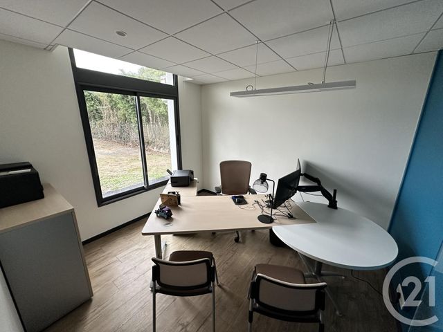 Local commercial à louer - 109.0 m2 - 36 - Indre