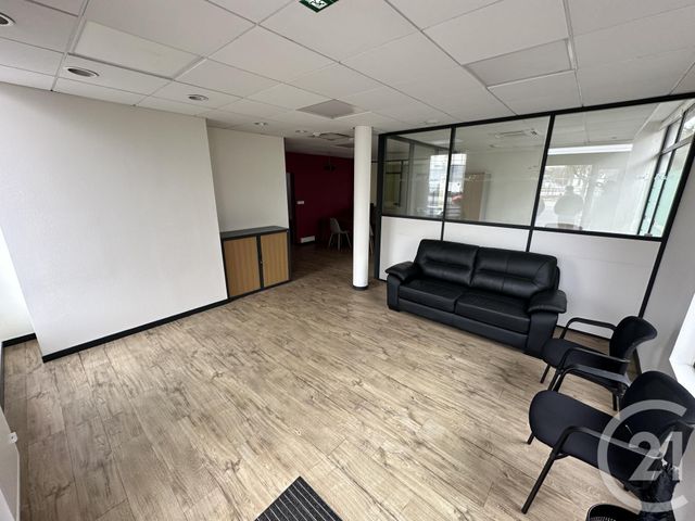 Local commercial à louer - 109.0 m2 - 36 - Indre