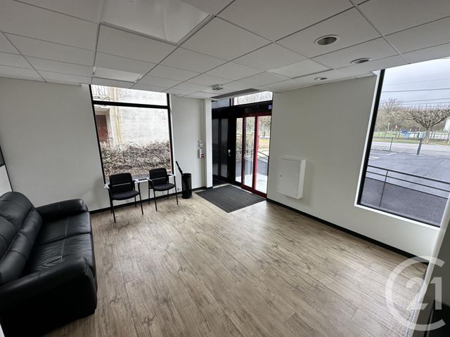 Local commercial à louer - 109.0 m2 - 36 - Indre