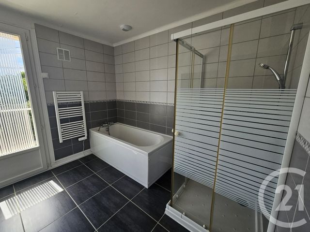Maison &agrave; louer - 3 pi&egrave;ces - 71,63 m2 - Chateauroux - 36 - CENTRE