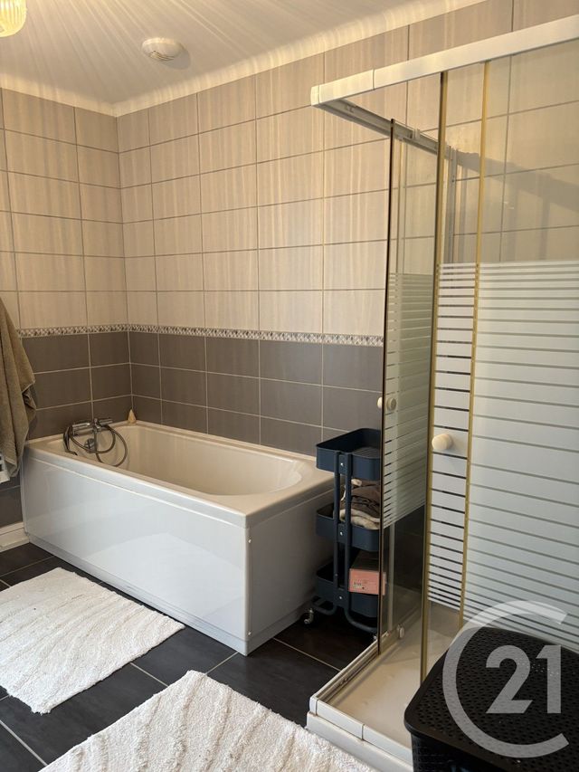 Maison &agrave; louer - 3 pi&egrave;ces - 71,63 m2 - Chateauroux - 36 - CENTRE