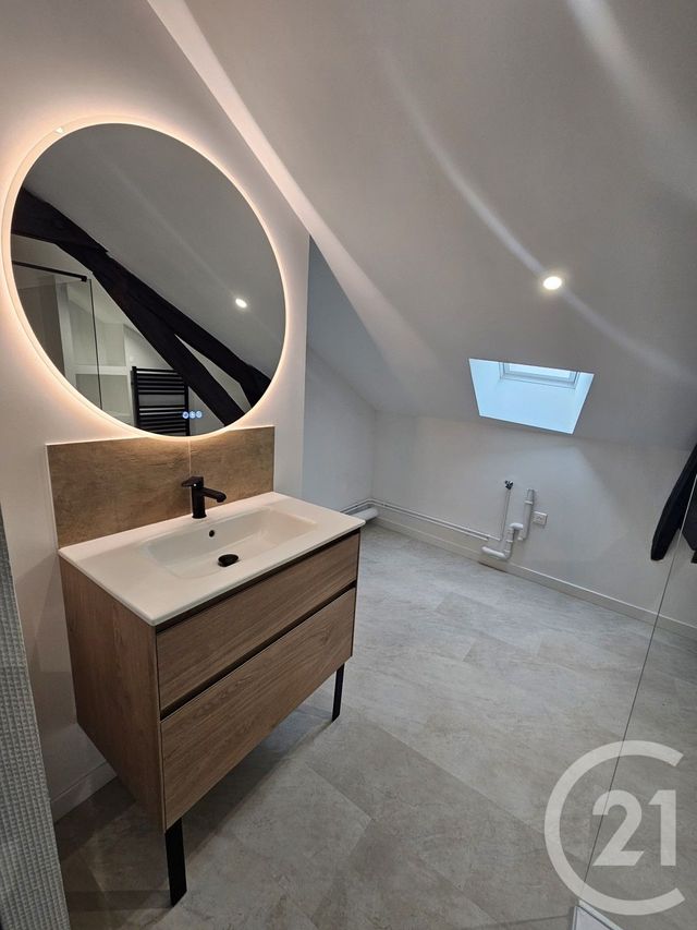 Maison &agrave; louer - 4 pi&egrave;ces - 75 m2 - Chateauroux - 36 - CENTRE