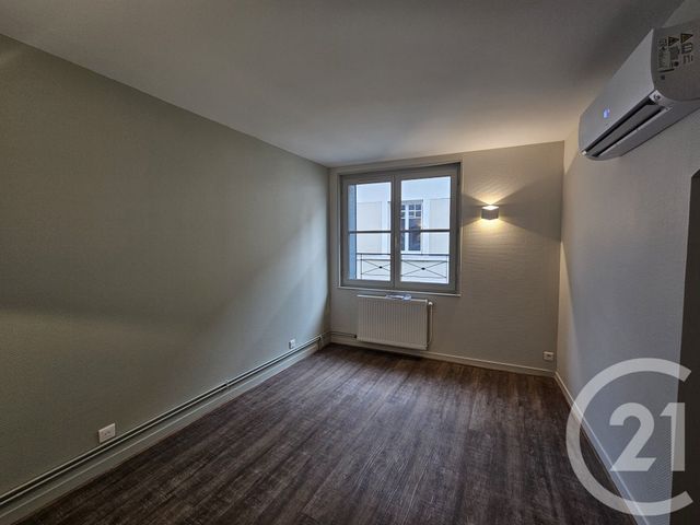 Maison &agrave; louer - 4 pi&egrave;ces - 75 m2 - Chateauroux - 36 - CENTRE