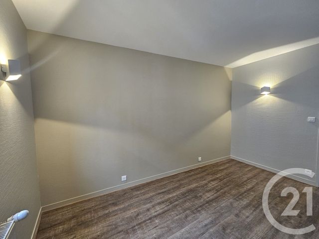 Maison &agrave; louer - 4 pi&egrave;ces - 75 m2 - Chateauroux - 36 - CENTRE