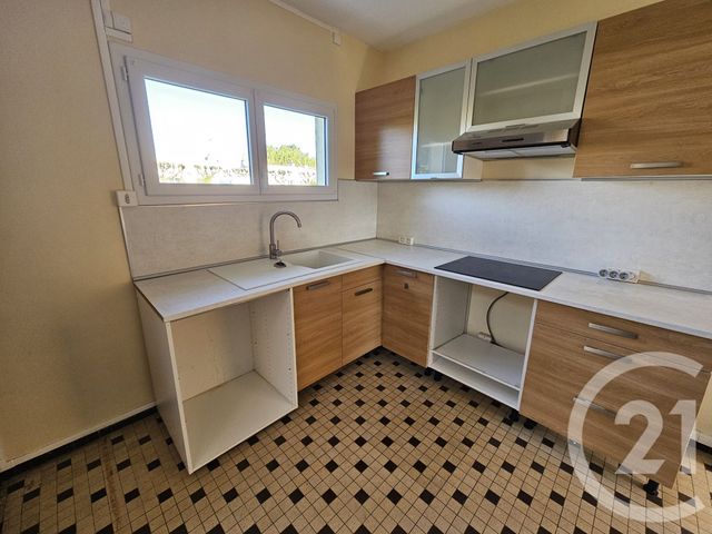 Maison &agrave; louer - 3 pi&egrave;ces - 54,28 m2 - Buzancais - 36 - CENTRE