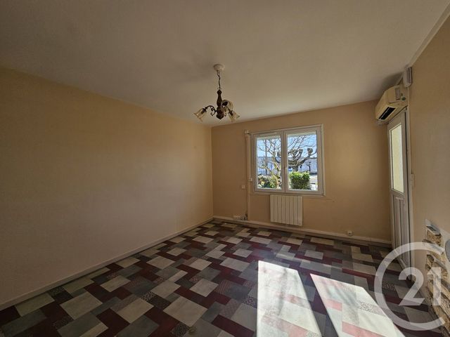 Maison &agrave; louer - 3 pi&egrave;ces - 54,28 m2 - Buzancais - 36 - CENTRE