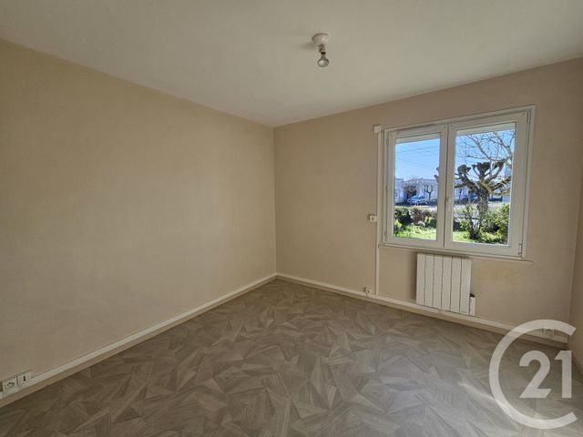 Maison &agrave; louer - 3 pi&egrave;ces - 54,28 m2 - Buzancais - 36 - CENTRE