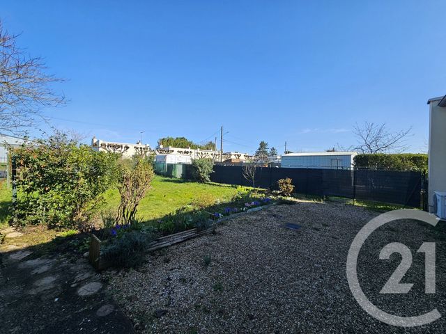 Maison &agrave; louer - 3 pi&egrave;ces - 54,28 m2 - Buzancais - 36 - CENTRE