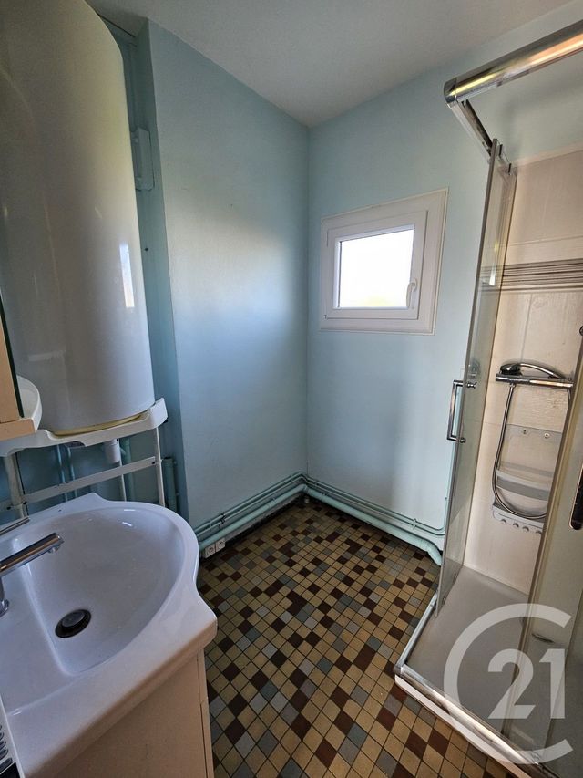 Maison &agrave; louer - 3 pi&egrave;ces - 54,28 m2 - Buzancais - 36 - CENTRE