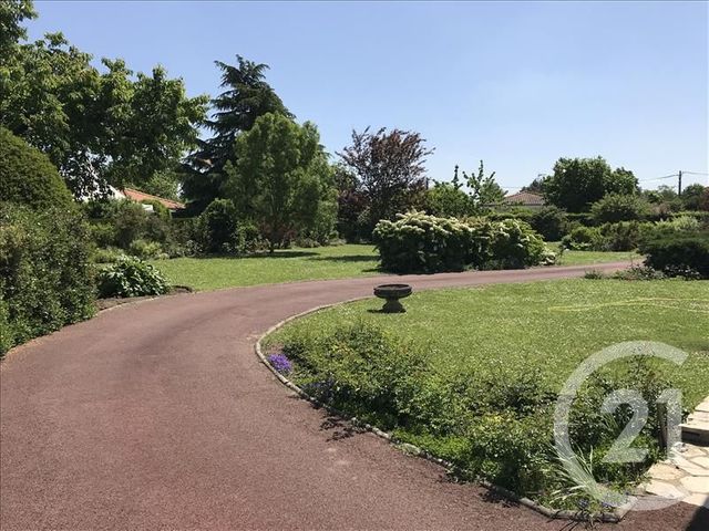 Maison &agrave; louer - 6 pi&egrave;ces - 125,22 m2 - Deols - 36 - CENTRE