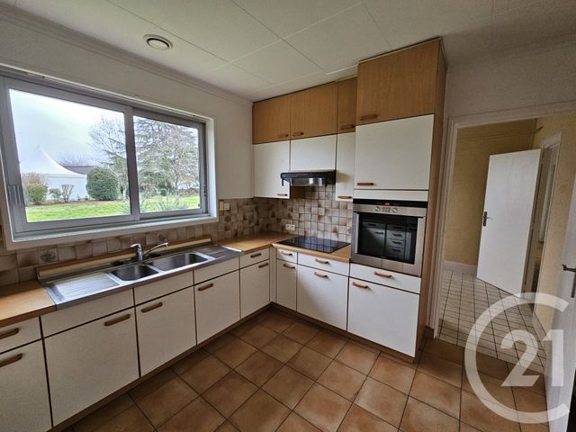 Maison &agrave; louer - 6 pi&egrave;ces - 125,22 m2 - Deols - 36 - CENTRE