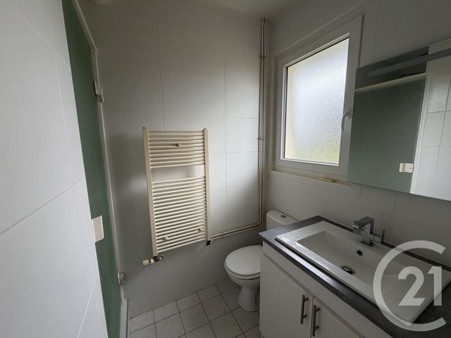 Maison &agrave; louer - 6 pi&egrave;ces - 125,22 m2 - Deols - 36 - CENTRE