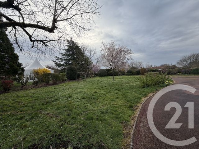 Maison &agrave; louer - 6 pi&egrave;ces - 125,22 m2 - Deols - 36 - CENTRE