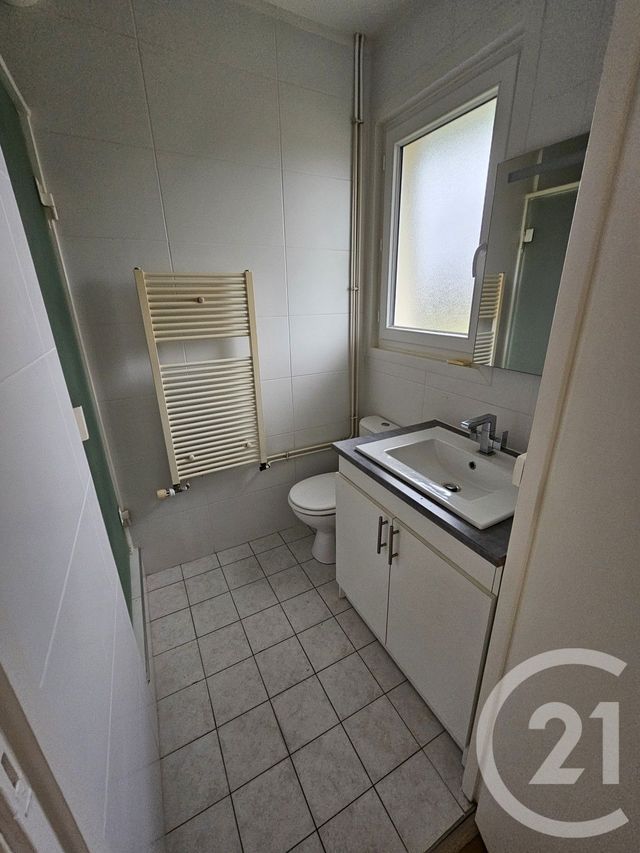 Maison &agrave; louer - 6 pi&egrave;ces - 125,22 m2 - Deols - 36 - CENTRE