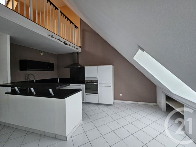 Appartement T2 &agrave; louer - 2 pi&egrave;ces - 68,11 m2 - Chateauroux - 36 - CENTRE