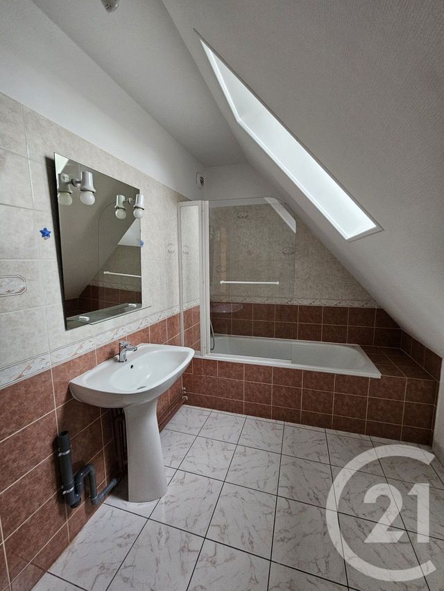 Appartement T2 &agrave; louer - 2 pi&egrave;ces - 68,11 m2 - Chateauroux - 36 - CENTRE