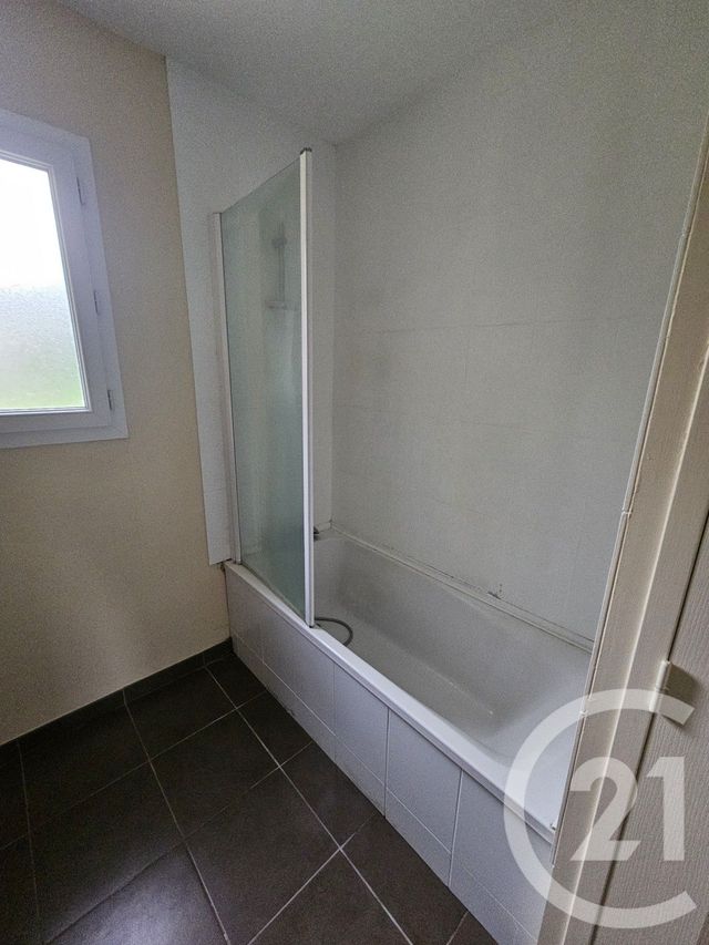 Maison &agrave; louer - 4 pi&egrave;ces - 78,11 m2 - Vineuil - 36 - CENTRE