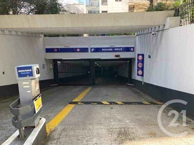 Parking à louer - 10 m2 - Paris - 75016 - ILE-DE-FRANCE