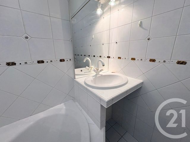 Appartement F5 &agrave; louer - 5 pi&egrave;ces - 108,01 m2 - Paris - 75016 - ILE-DE-FRANCE