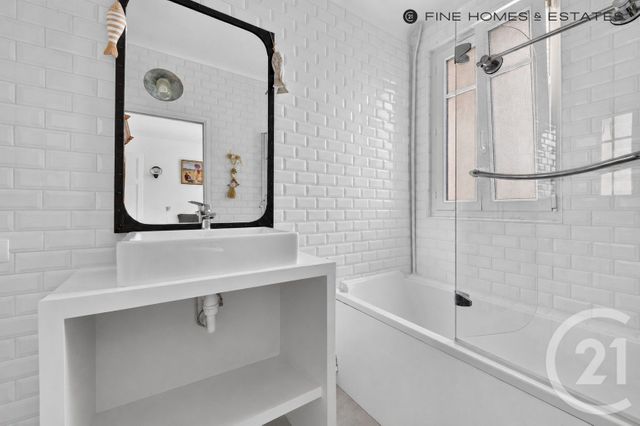 Appartement &agrave; vendre - 5 pi&egrave;ces - 113,69 m2 - Paris - 75016 - ILE-DE-FRANCE