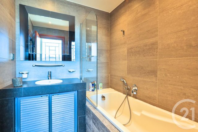 Maison à vendre - 7 pièces - 262,39 m2 - Nice - 06 - PROVENCE-ALPES-COTE-D-AZUR