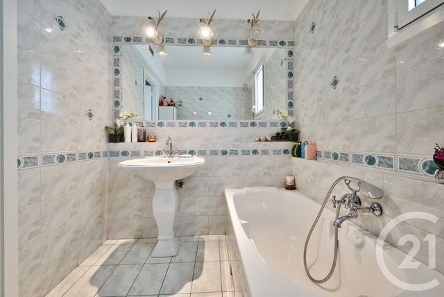 Appartement à vendre - 3 pièces - 85,64 m2 - Nice - 06 - PROVENCE-ALPES-COTE-D-AZUR