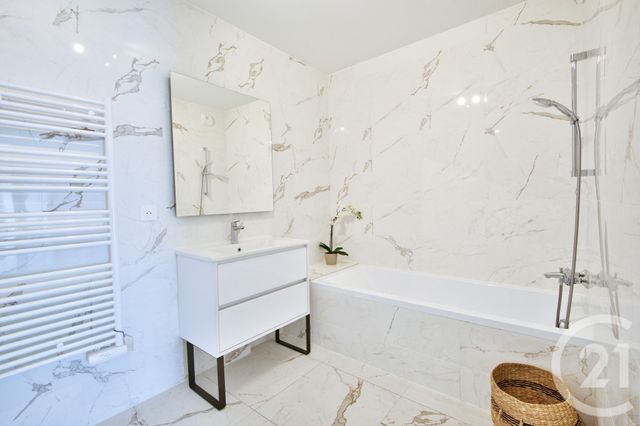 Appartement F4 &agrave; vendre - 4 pi&egrave;ces - 139,62 m2 - St Laurent Du Var - 06 - PROVENCE-ALPES-COTE-D-AZUR