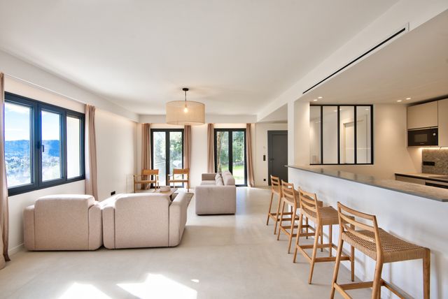 Maison à vendre - 7 pièces - 205,47 m2 - Nice - 06 - PROVENCE-ALPES-COTE-D-AZUR