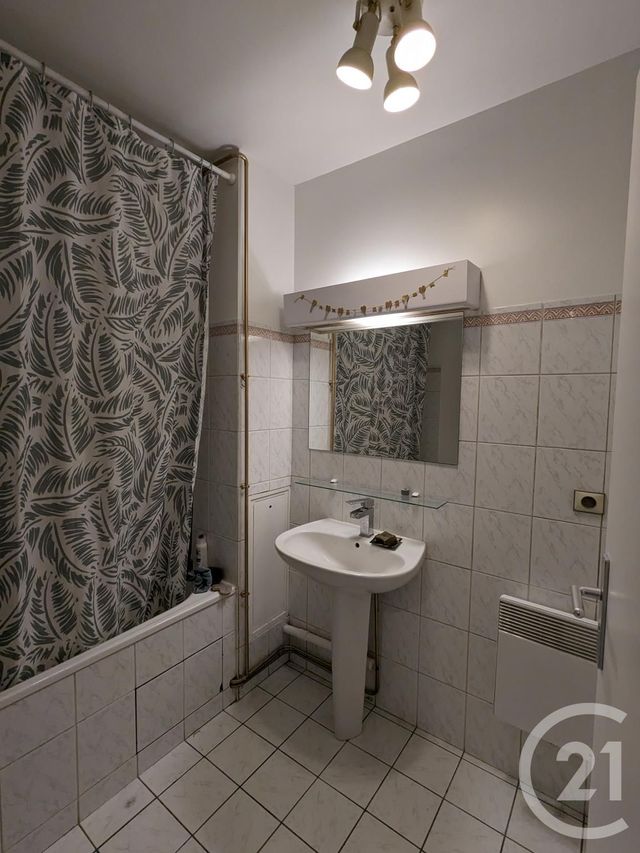 Appartement F3 &agrave; louer - 3 pi&egrave;ces - 69,22 m2 - Paris - 75019 - ILE-DE-FRANCE