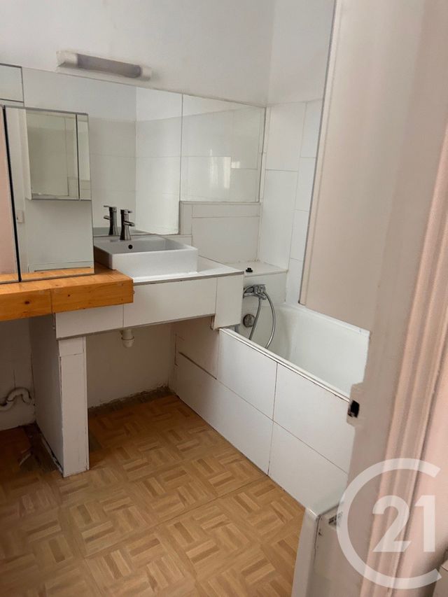 Appartement T2 &agrave; louer - 2 pi&egrave;ces - 45,52 m2 - Paris - 75018 - ILE-DE-FRANCE