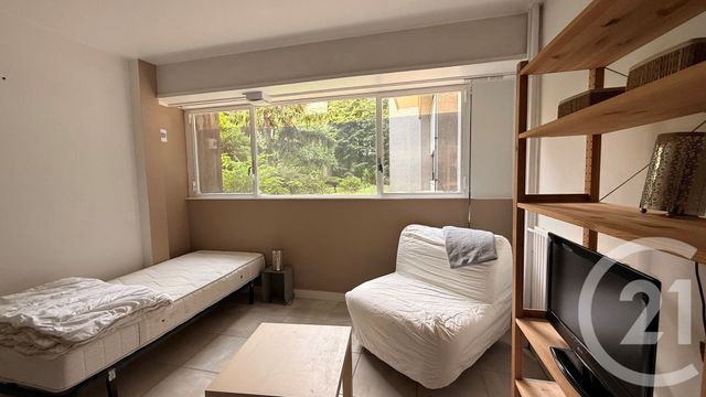 Appartement Studio &agrave; louer - 1 pi&egrave;ce - 15,70 m2 - Paris - 75011 - ILE-DE-FRANCE