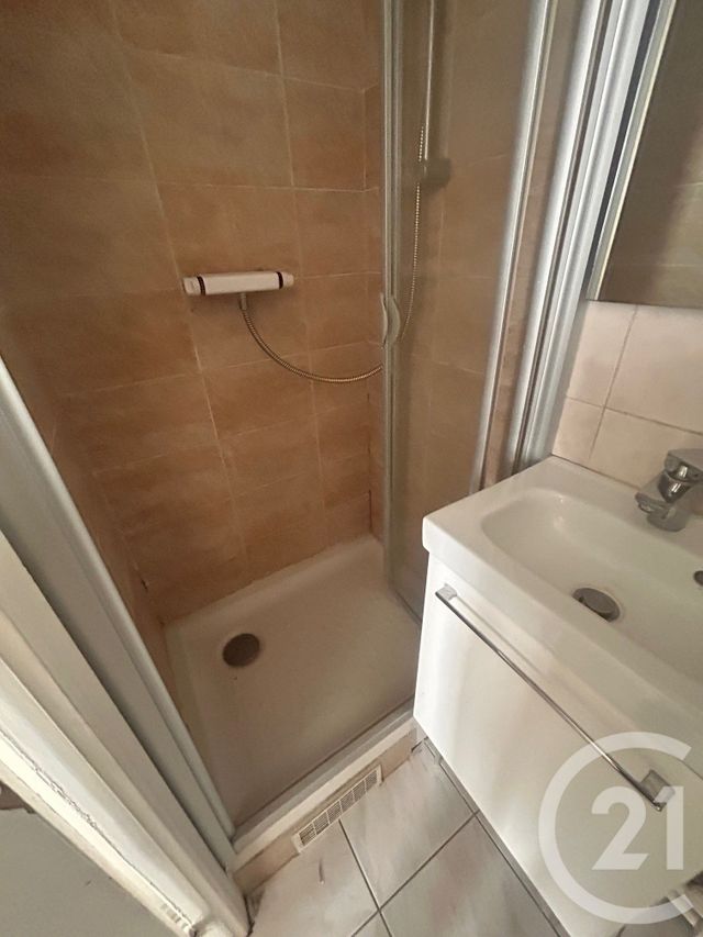 Appartement T2 &agrave; louer - 2 pi&egrave;ces - 26,30 m2 - Paris - 75010 - ILE-DE-FRANCE