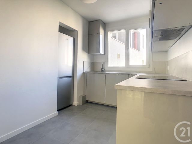 Appartement F3 &agrave; louer - 3 pi&egrave;ces - 70,75 m2 - Paris - 75011 - ILE-DE-FRANCE