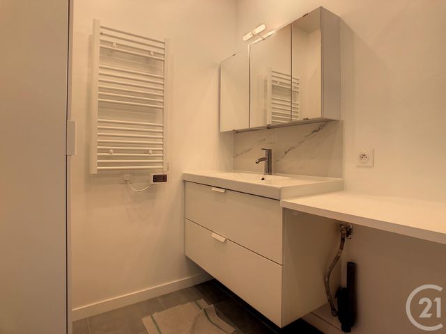 Appartement F3 &agrave; louer - 3 pi&egrave;ces - 70,75 m2 - Paris - 75011 - ILE-DE-FRANCE