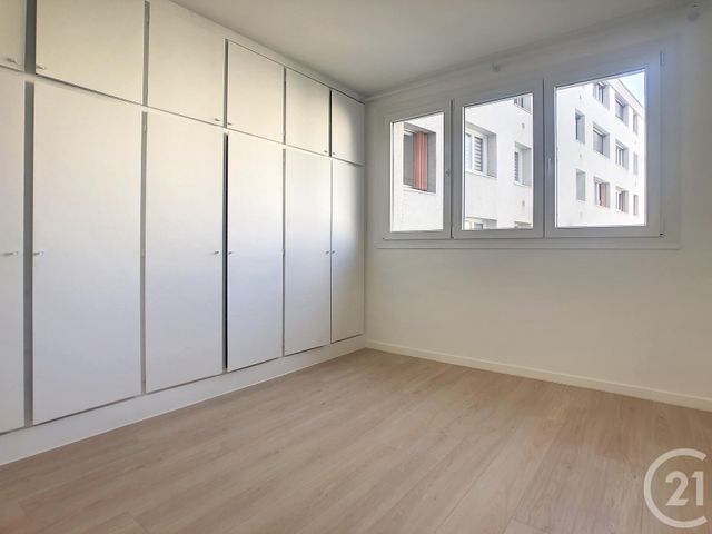 Appartement F3 &agrave; louer - 3 pi&egrave;ces - 70,75 m2 - Paris - 75011 - ILE-DE-FRANCE