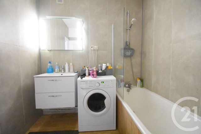 Appartement T3 à vendre - 3 pièces - 70,41 m2 - Vichy - 03 - AUVERGNE