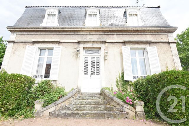 Maison à vendre - 8 pièces - 181,33 m2 - St Germain Des Fosses - 03 - AUVERGNE