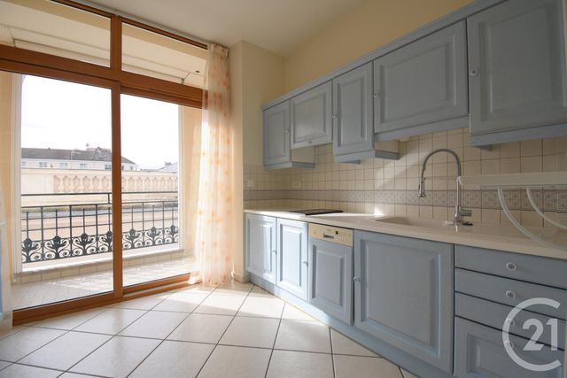 Appartement T3 &agrave; louer - 3 pi&egrave;ces - 85,92 m2 - Vichy - 03 - AUVERGNE