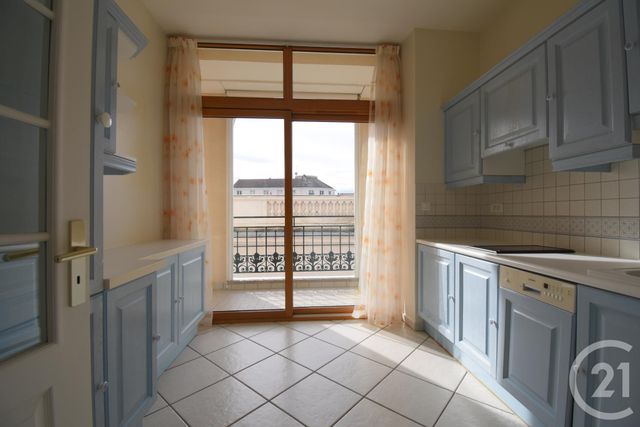 Appartement T3 &agrave; louer - 3 pi&egrave;ces - 85,92 m2 - Vichy - 03 - AUVERGNE