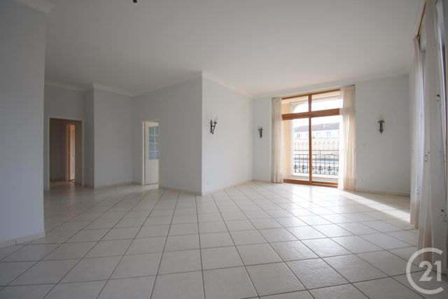 Appartement T3 &agrave; louer - 3 pi&egrave;ces - 85,92 m2 - Vichy - 03 - AUVERGNE