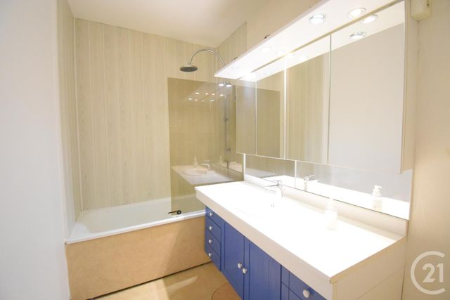 Appartement F2 &agrave; louer - 2 pi&egrave;ces - 65,03 m2 - Vichy - 03 - AUVERGNE