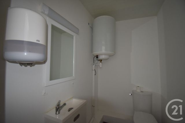 Appartement Local &agrave; louer - 2 pi&egrave;ces - 73,73 m2 - Vichy - 03 - AUVERGNE