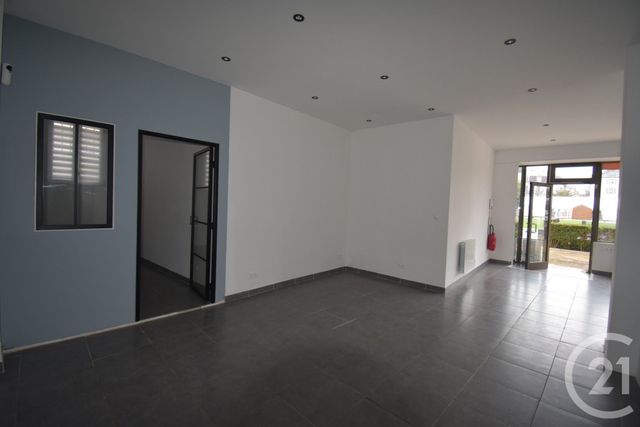 Appartement Local &agrave; louer - 2 pi&egrave;ces - 73,73 m2 - Vichy - 03 - AUVERGNE